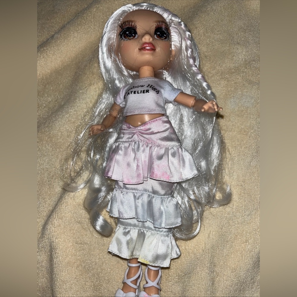 Rainbow high Atelier Doll Pre owned